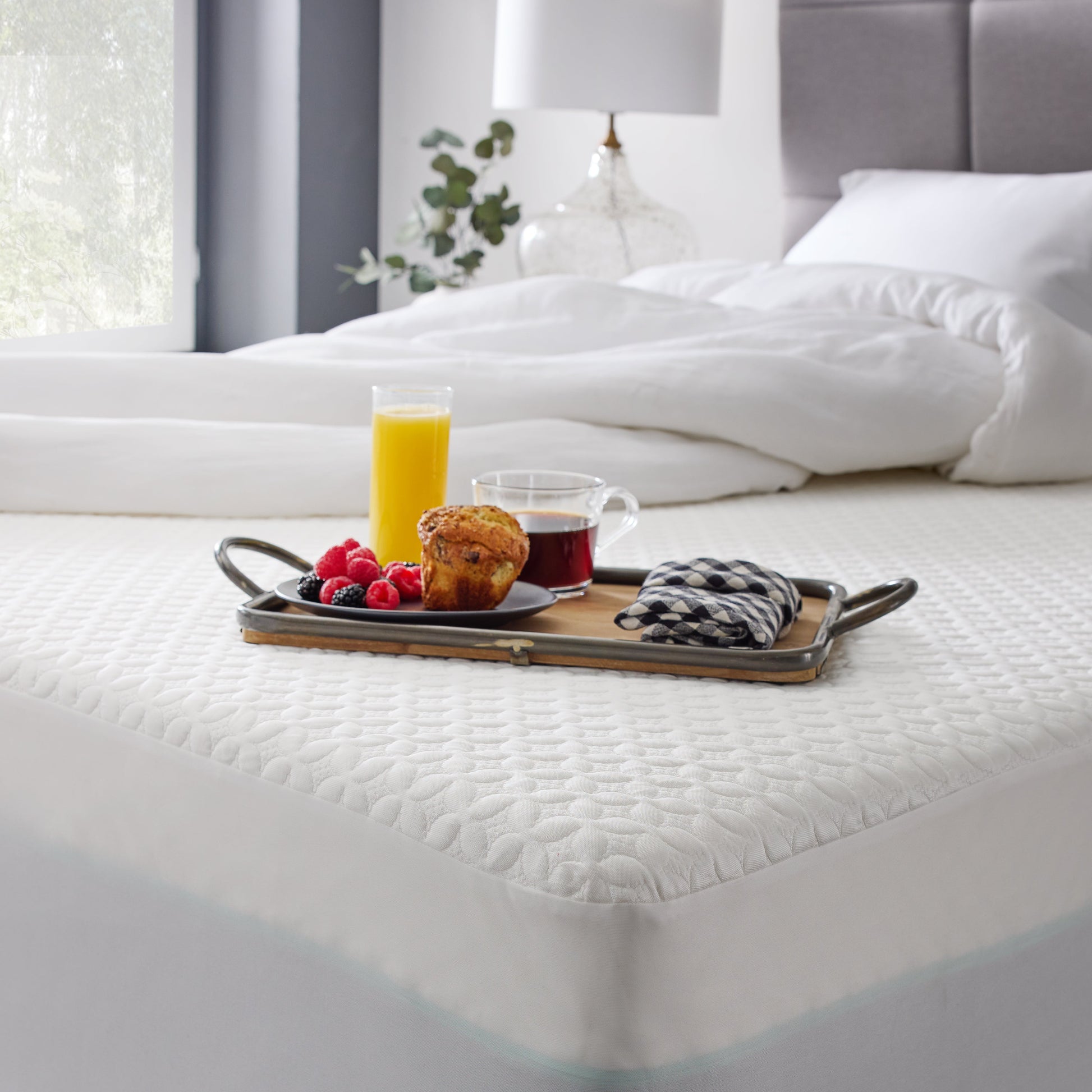 Five Sided + HyperChill Mattress Protector - detail view