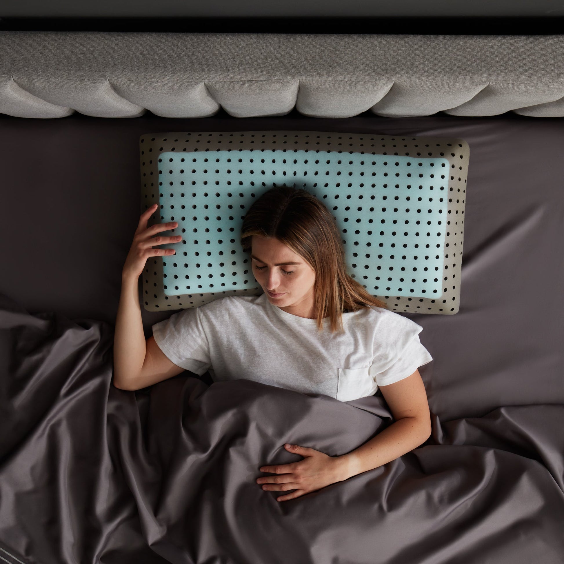 CarbonCool LT + OmniPhase Pillow - side view