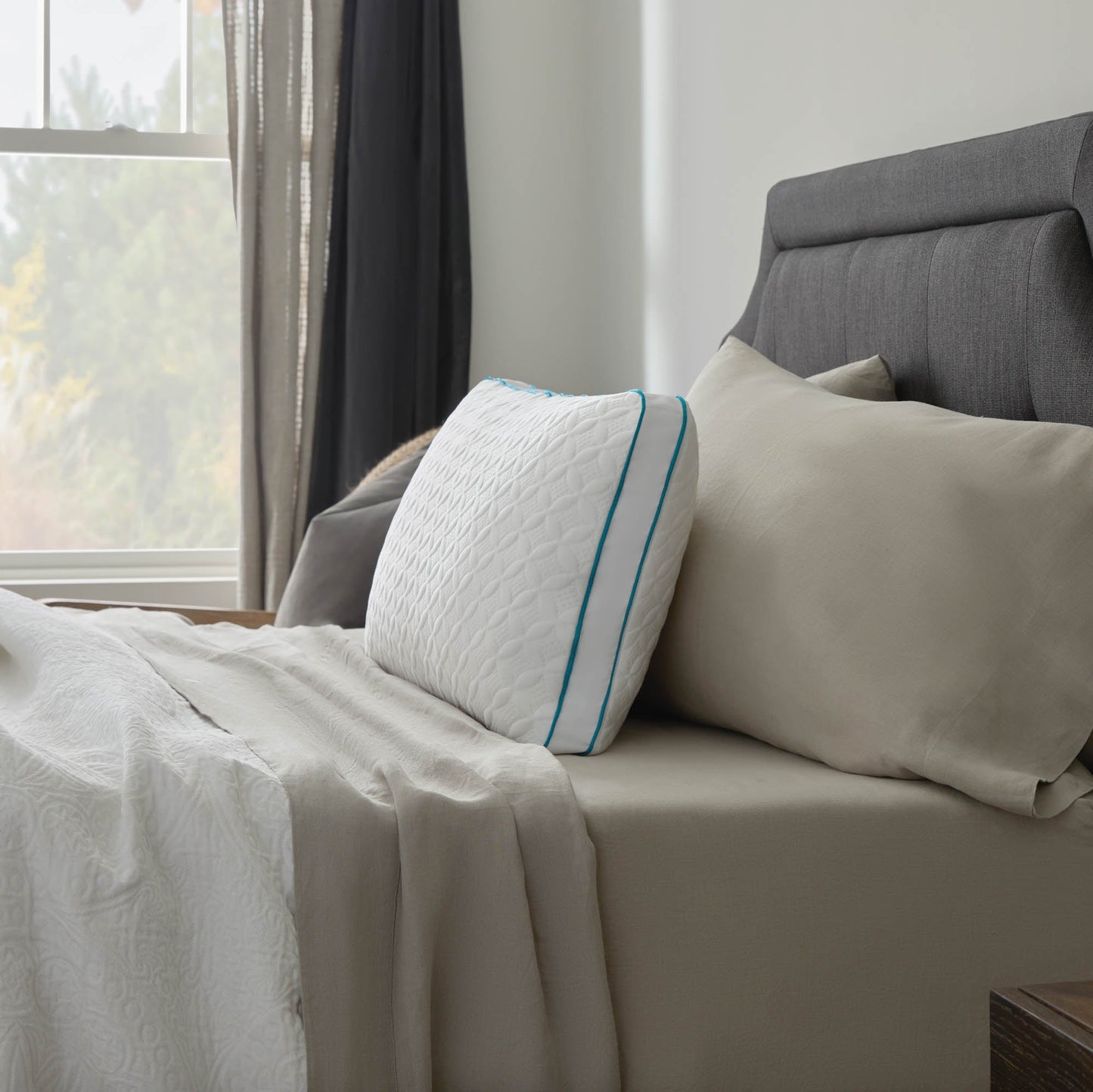 FlexFill Pillow + HyperChill - detail view