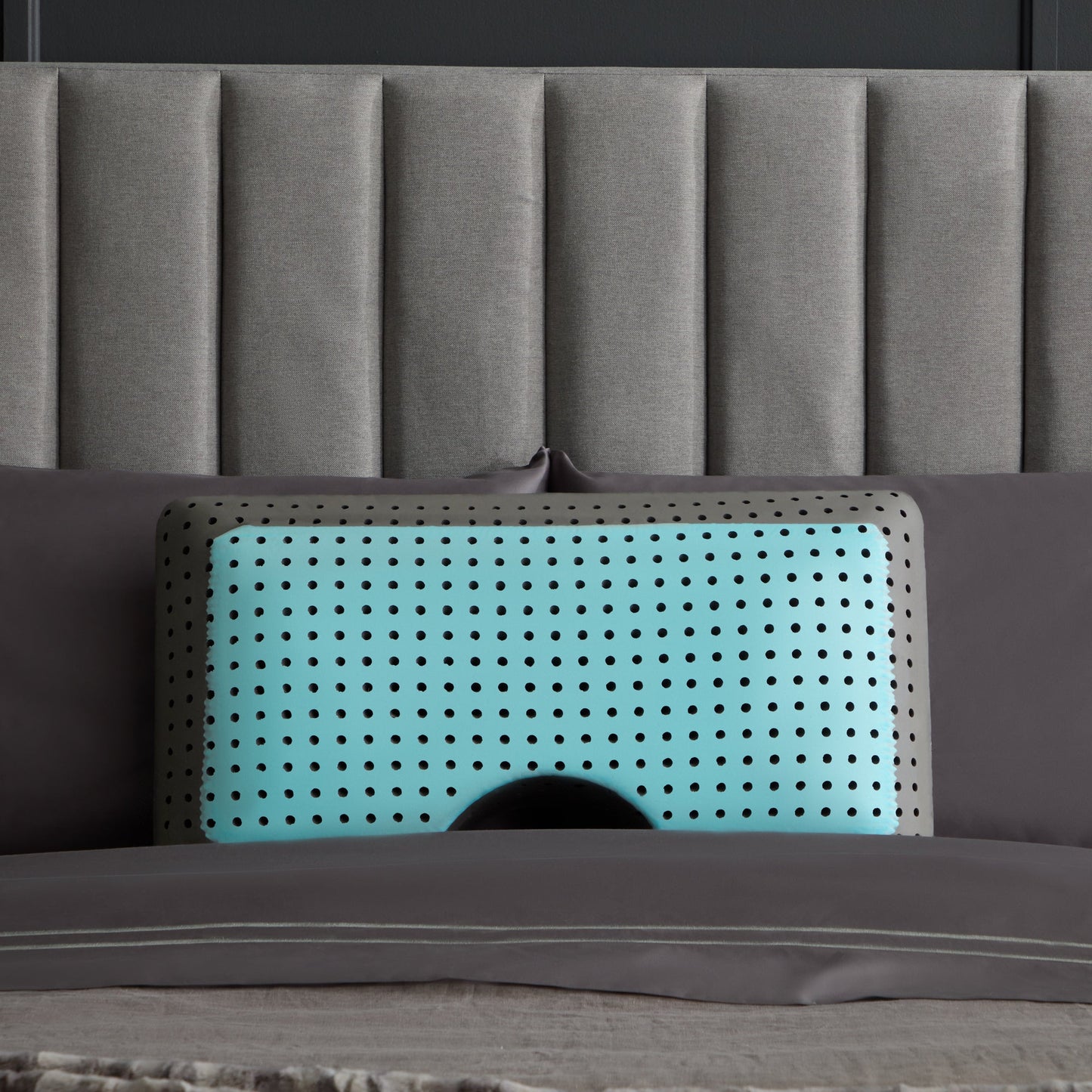 Shoulder CarbonCool LT + OmniPhase Pillow - angle view