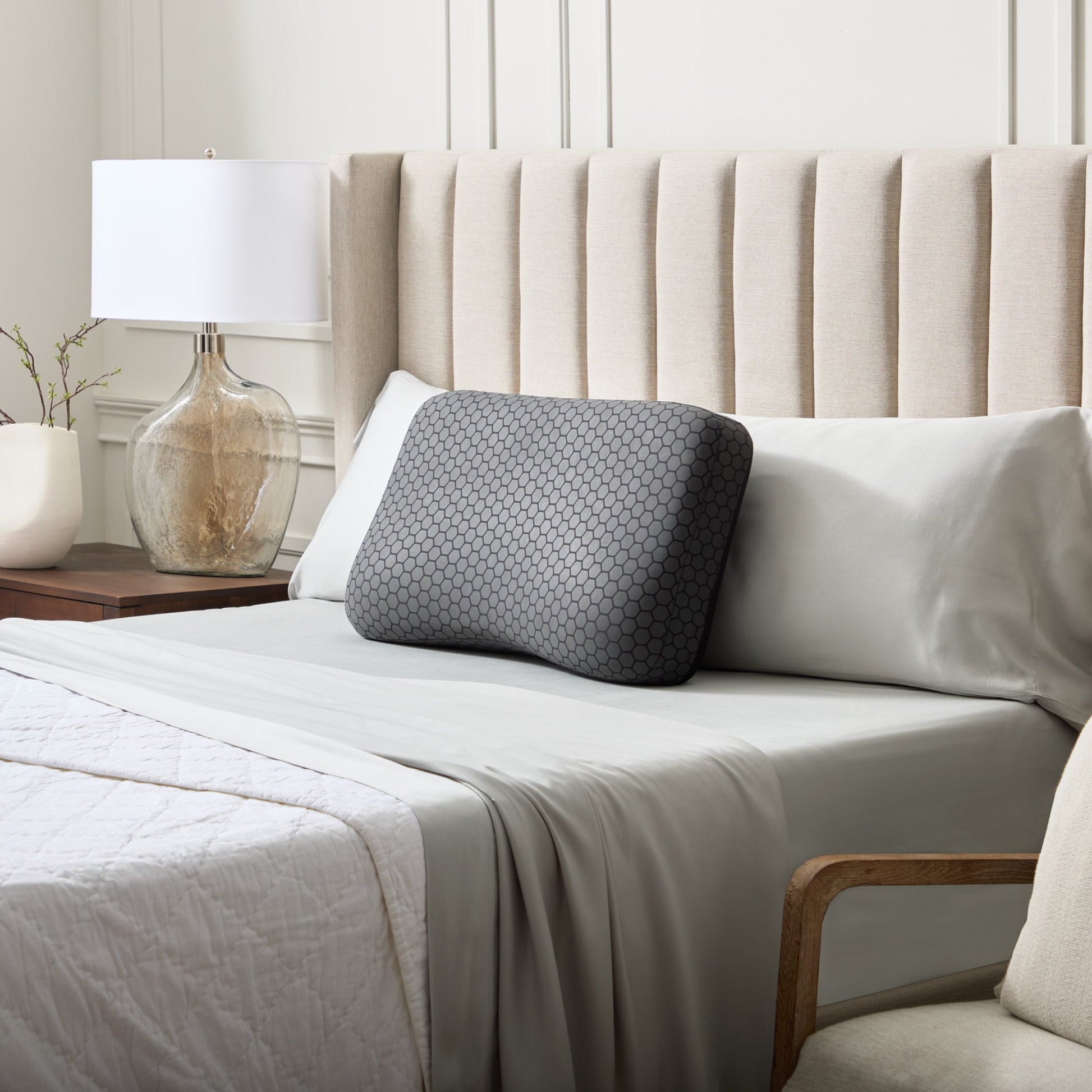 HexCurve Pillow + OmniPhase - front view