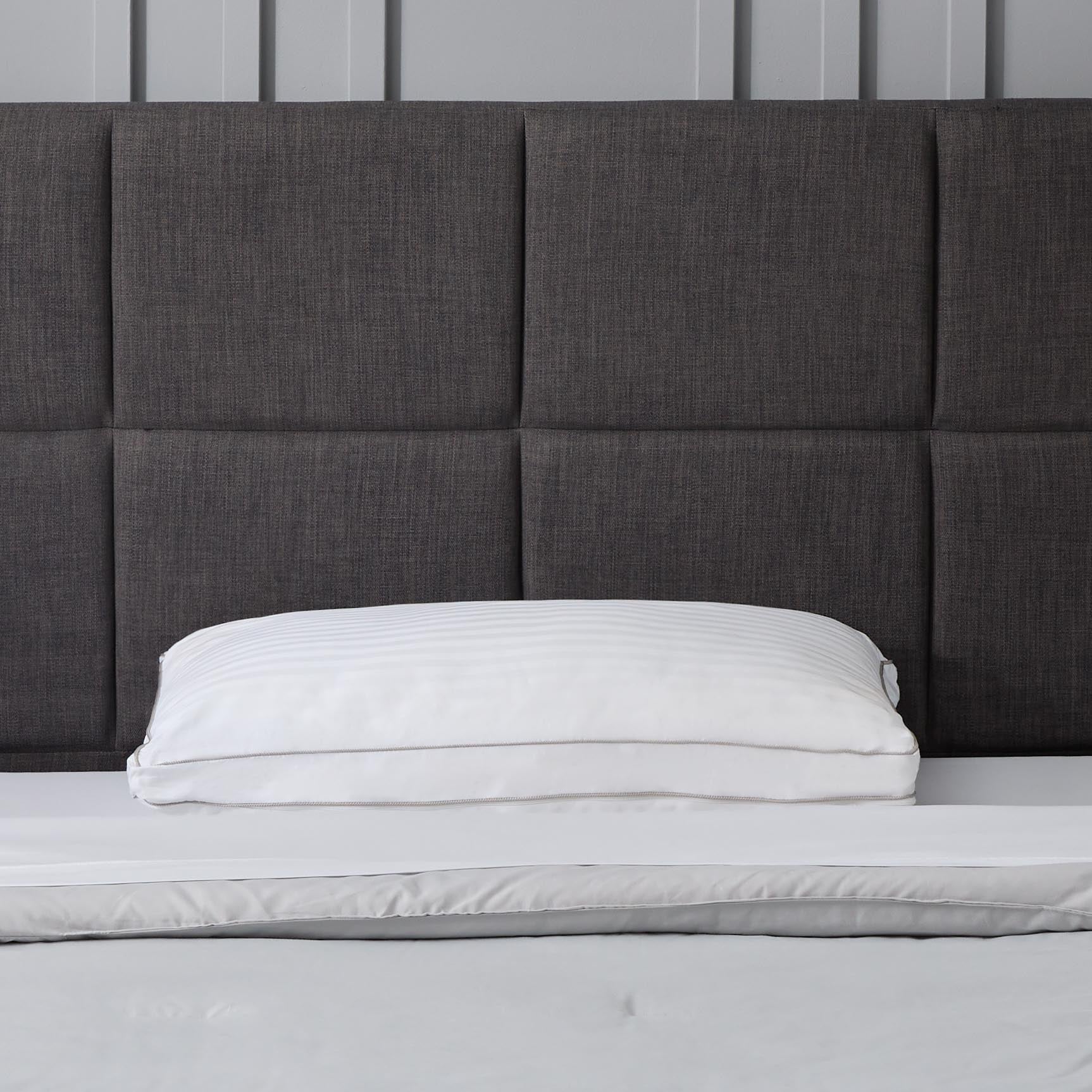 Convolution Pillow - detail view